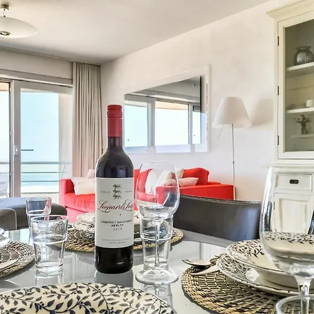 2 Bedroom Lovely In Lägenhet Oostende