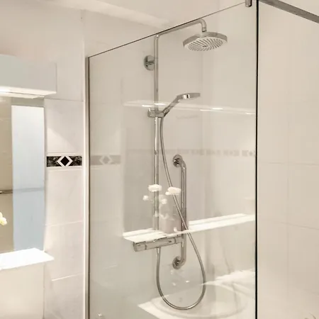 2 Bedroom Lovely In Διαμέρισμα *