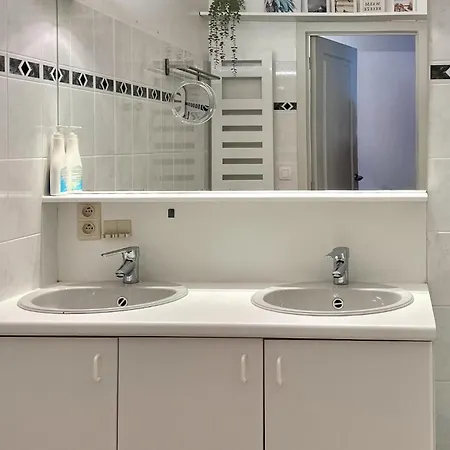 Apartamento 2 Bedroom Lovely In *